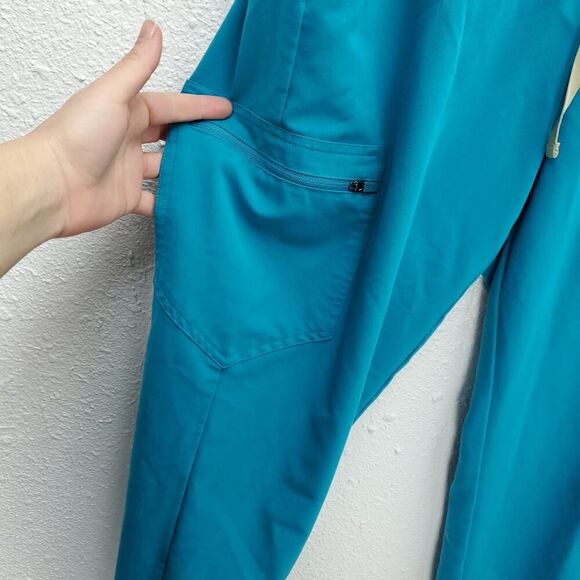 FIGS Set Limited Edition Blue Scrub Top And Scrub Bottoms Pants - Picture 12 of 16